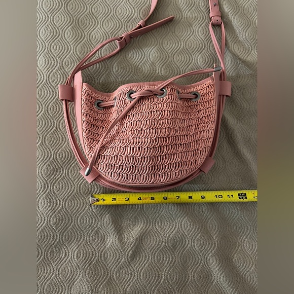 🆕 Free People Cabana crossbody bag in pink only - Picture 8 of 13